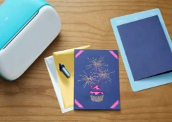 Cricut Joy Biglietti Inserto e lamine Collezione Cameron Sampler 8 Pezzi 11,4cmx15,9cm