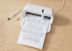 Cricut Joy Xtra Vinile Scrivibile Permanente Bianco 3 fogli 24,1cmx33cm