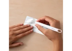Cricut Termoadesivo Cambia Colore con i Raggi UV Bianco-Giallo 30,5cmx48,2cm