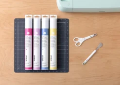 Cricut Termoadesivo Cambia Colore con i Raggi UV Bianco-Blu 30,5cmx48,2cm