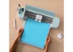 Cricut Vinile Permanente Cambia Colore a Freddo Azzurro-Turchese 30,5cmx61cm