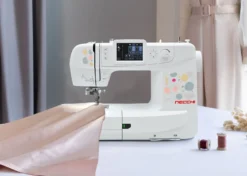 Necchi Sweet NE210 Macchina per Cucire e Ricamare in collaborazione con Eleonora Galvagno con Tablet e Software DRAWings Essentials